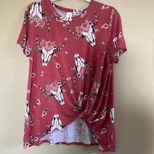 •NWOT CUTE Q TOP•